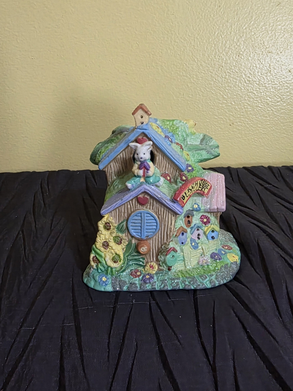 Hoppy Hollow 2003 Easter Birdhouse Gallery Bunny Figurine